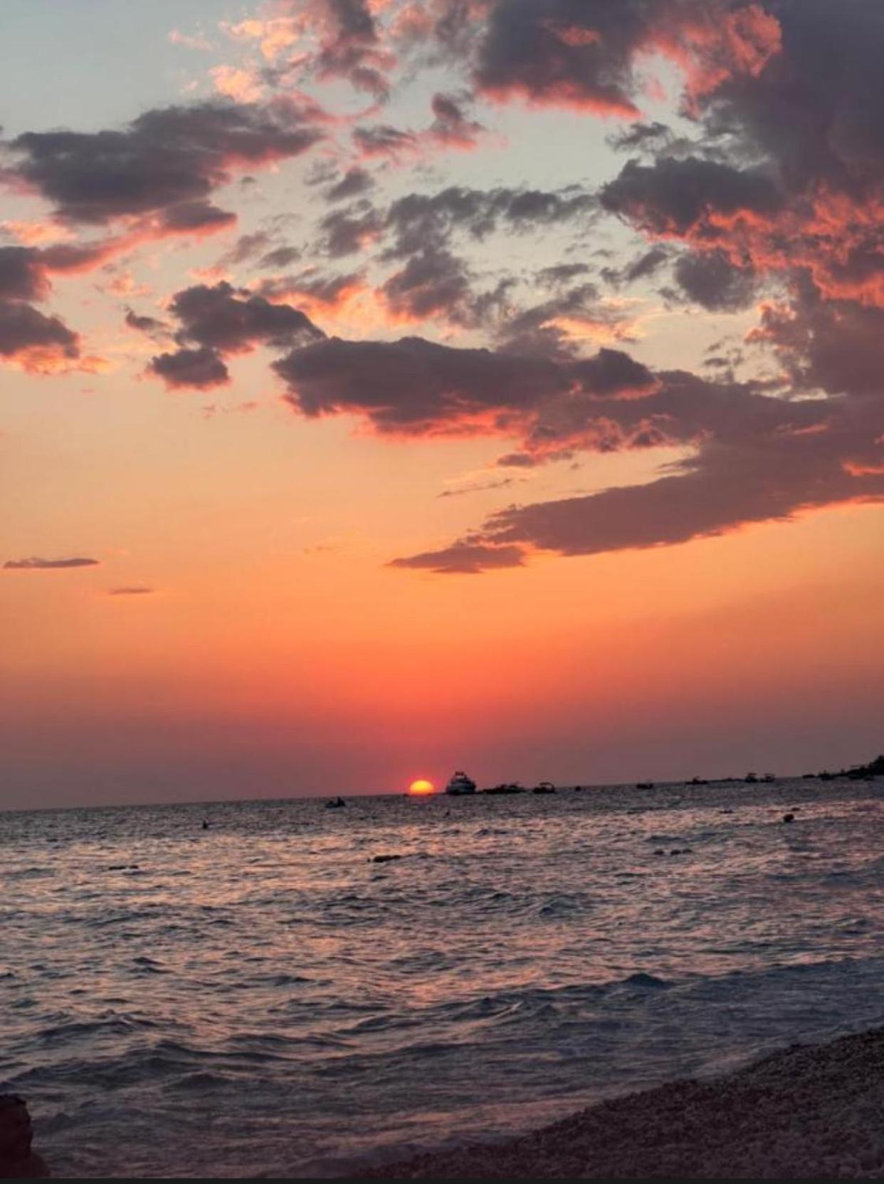 Aleks Lungo Mare